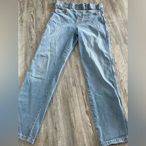 Gloria Vanderbilt Light Wash High-Rise Straight